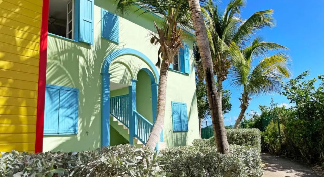 Апартаменты Orient Bay Beach front Apartment