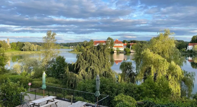 Апартаменты Chiemgau, Seeblick, Haus am Weinberg, 83370 Seeon Oberbayern