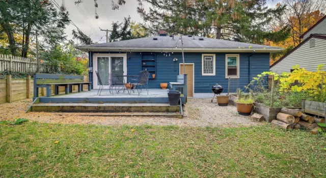 Коттедж с 2 комнатами Ann Arbor Home w/ Deck, 2 Mi to Michigan Stadium!