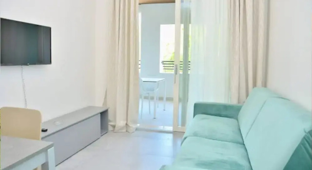 Stylish Beachfront Flat in Residence With Pool, Prenota Appartamento Hotel a Veneto con parcheggio, Parcheggio