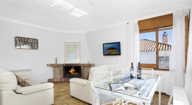 Tensi in Blanes With 5 Bedrooms and 2 Bathrooms, Забронировать Вилла Отели в центре Бланес, в центре