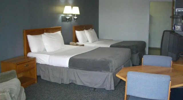 Четырёхместный номер Deluxe Quails Nest Inn & Suites
