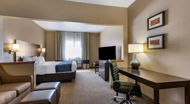 Люкс Comfort Inn & Suites Waterloo - Cedar Falls