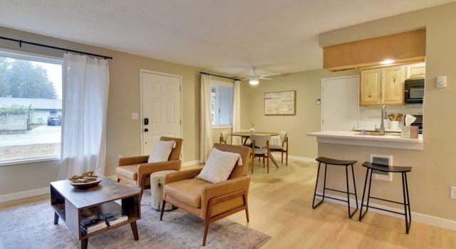 Lovely Vancouver Retreat w/ Home Gym!, Buchen Sie Hotel Vancouver Willamette Valley