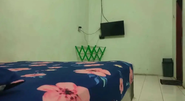 Camera Deluxe OYO 93268 Maradona Guest House
