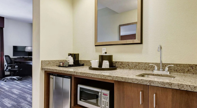 Двухместная студия Hampton Inn Poplar Bluff