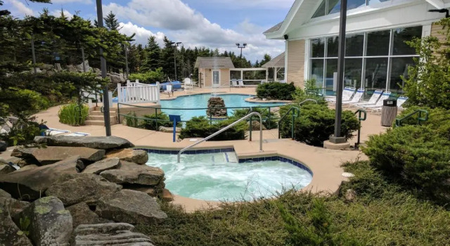 Коттедж Snowshoe 2BR Ski-InSki-Out Steps to Ballhooter Lift Mountain Lodge Condo