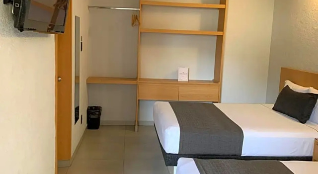 Номер Deluxe Hotel Emperador centro Guadalajara y Remodelado