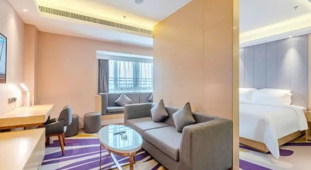 Двухместный люкс Deluxe Lavande Hotel(Foshan Qiandeng Lake Pingzhou Jade Street Store)