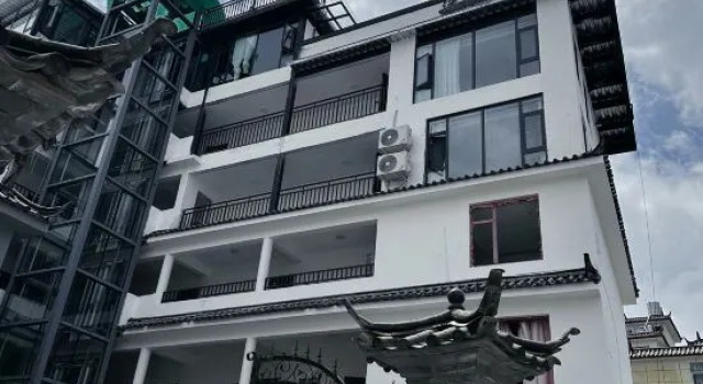 Lijiang Minaduanyi Snow Mountain Viewing Holiday B&B