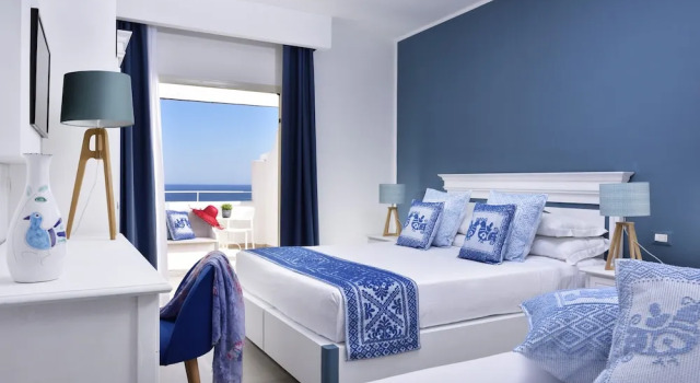 Трёхместный номер Deluxe с балконом и с видом на море VOI Colonna Village