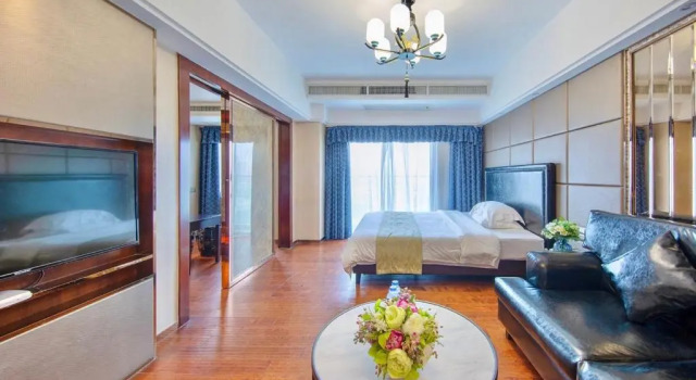 Студия U Service Apartment