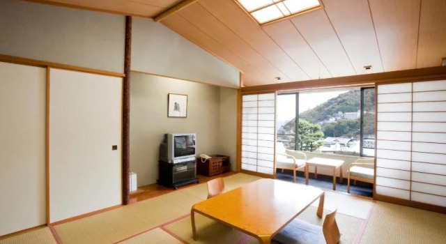 Shiki Resort Shion Atami, Boek Resort Hotels in Tokai met parkeren, Parkeren