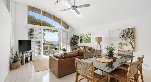 Номер Luxury Noosa Outrigger Beach Resort
