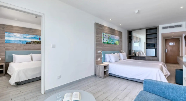Люкс семейный с видом на море Atlantica SunGarden Beach