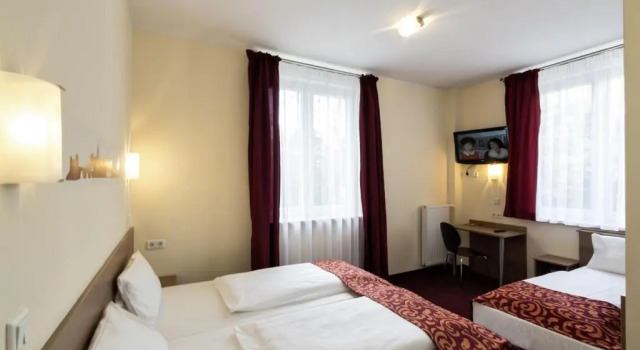 Трёхместный номер Standard Dream Inn Hotel Regensburg Ost
