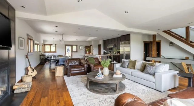 Dillon - Private Mountain Home w Hot Tub w Views & Shuffleboard!, Varaa Hotelli Breckenridge Vail Ski