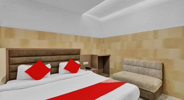 OYO 82408 Sada Shiv Guest House