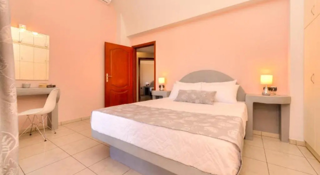 Апартаменты Deluxe Akrotiri Apartments