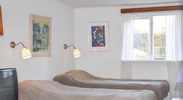 Beautiful Home in Arild With 1 Bedrooms, Rezerwuj Hotel Hotele w Lagos z parkingiem, Parking