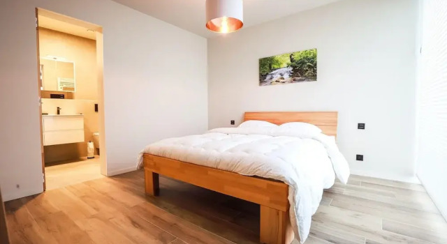 Elegant Stay Near Durbuy, Забронировать Отель Отели Дюрбюи с парковкой, рядом с Durbuy Christmas Market, Парковка