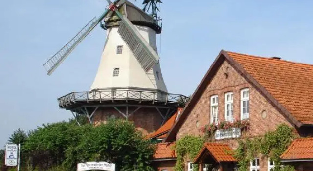 Zur Querensteder Mühle, Забронировать Отель Бад-Цвишенан East Frisia