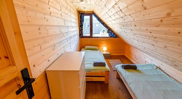 Chaty Trzy, Rezerwuj Hotel Solina 
