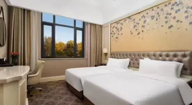 Номер Superior Crowne Plaza Zhengzhou by IHG