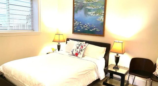 Ocean side & garden view Nanaimo house, Book Hotel Nanaimo 
