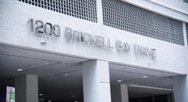 Modern Brickell Condo with Ocean & City Views, Varaa Lomakoti Hotellit Miami Beach uima-altaalla, Uima-allas