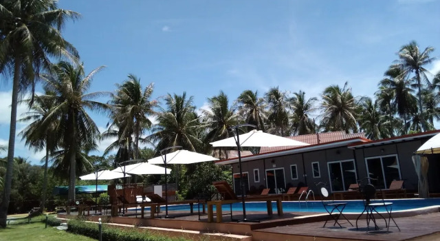 Трёхместный номер Superior с балконом и с красивым видом из окна The Ford SunSet Beach Resort