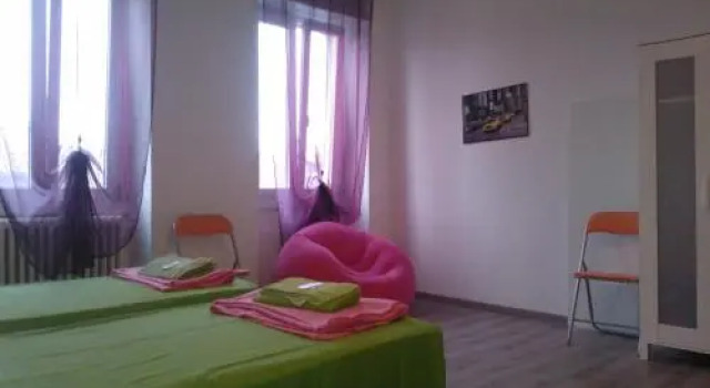 Bb Insquare, Book Guesthouse Hotels in Rho with Parking, Parking