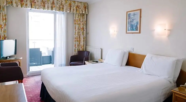 Двухместный номер Standard с балконом и с видом на сад Apollo Hotel