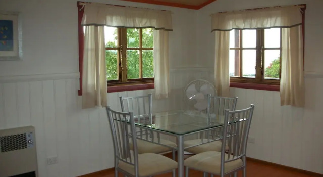 Люкс Comfort Cedar Cottages Blackmans Bay