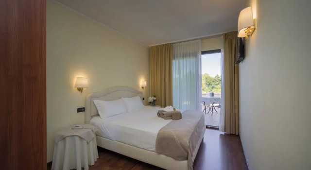 Двухместный номер Classic с балконом Admiral Hotel Villa Erme