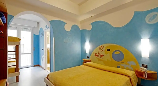 Четырёхместный номер Superior с балконом Hotel Stella Maris