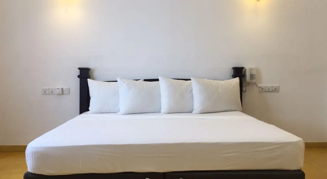 Glenloch Tea Factory Hotel, Забронировать Отель Отели Рамбода с парковкой, Парковка
