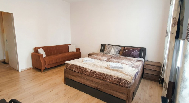Апартаменты 15-min to Center, Budget-Friendly 1BR Apartment