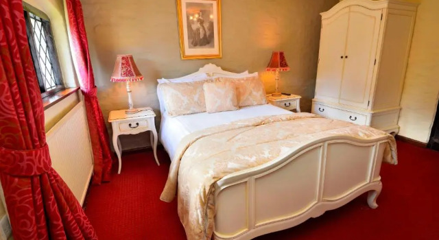 Двухместный номер Standard The Roundabout Hotel