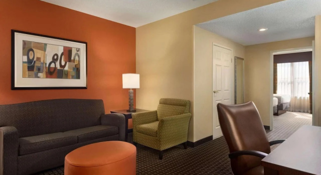 Люкс c 1 комнатой Garner Hotel Evansville East by IHG