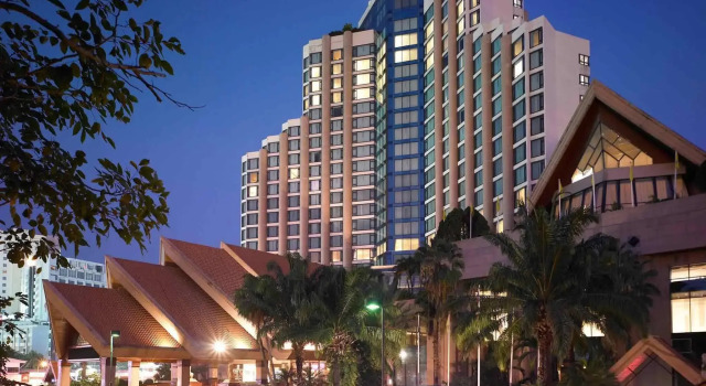 Pullman Khon Kaen Raja Orchid, Varaa Hotelli Hotellit North-Eastern Thailand pysäköinnillä, Pysäköinti