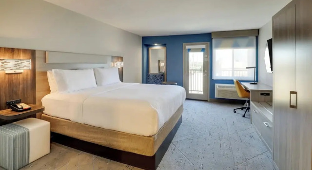 Двухместный номер Standard Holiday Inn Express Hotel & Suites Branson 76 Central by IHG