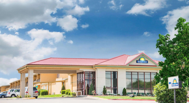 Days Inn by Wyndham Joplin, Забронировать Отель Джоплин Озакр, рядом с Lake Erie Wine Country