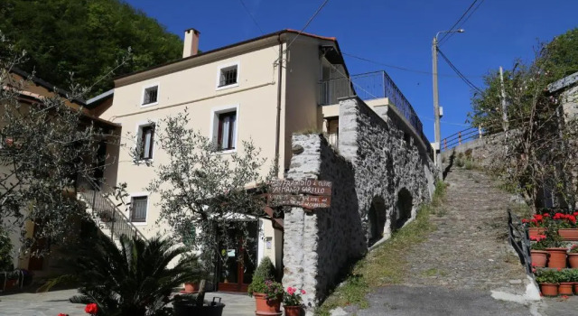Agriturismo Dai Marchesin, Prenota Hotel Nasino Liguria