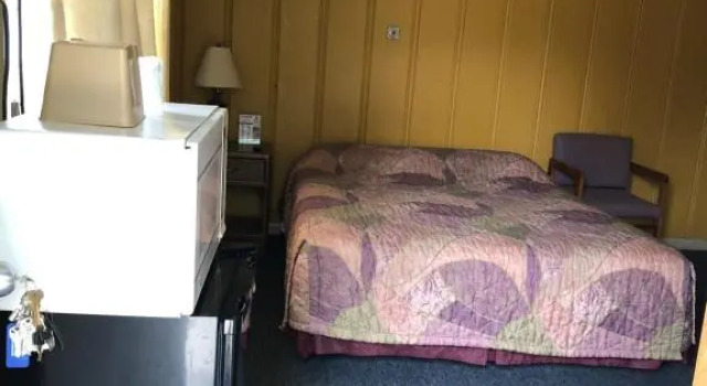Номер Economy Coronado West Motel