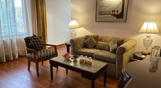 Люкс The Everest Hotel