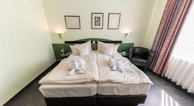 Двухместный номер Standard Royal Hotel