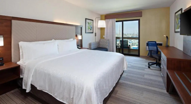 Номер Standard Holiday Inn Express Hotel & Suites Ventura Harbor by IHG