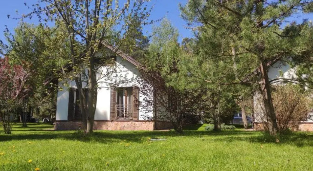 Коттедж с 2 комнатами Park-Hotel Kidev