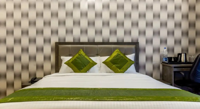 Treebo Eden Au Lac, Rezerwuj Hotel Hotele w Bangalore z basenem, Basen